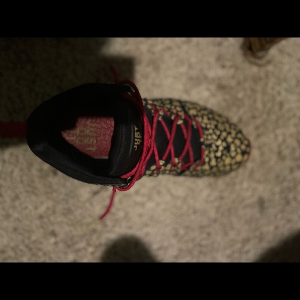 Nike Black and Gold red laced US: 9 UK: 8 EUR: 42.5 cm: 27